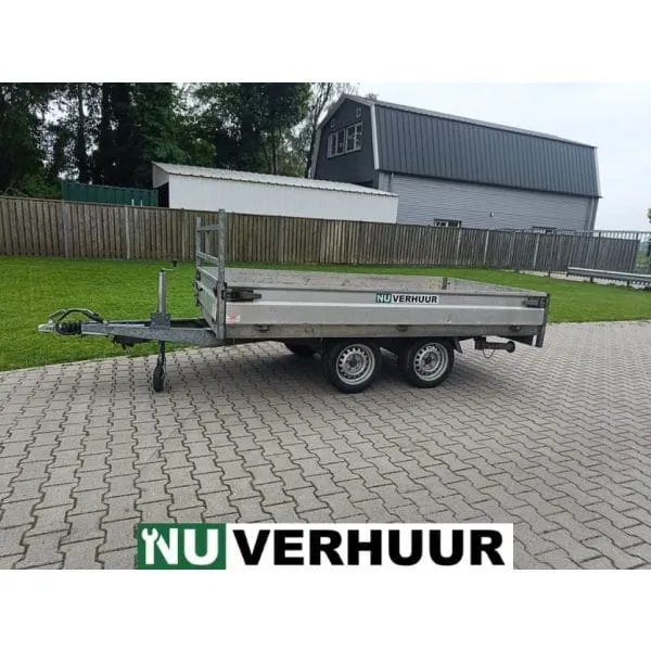 Plateau aanhangwagen geremd